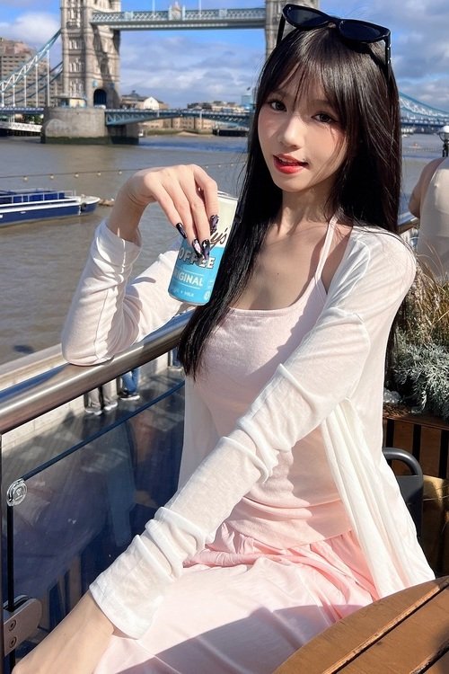 Carmen Ciao Wen at Tower Bridge, London, UK